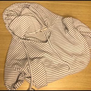 cozy ROXY pullover top / white with black stripes